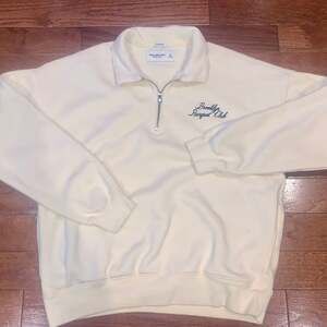 Abercrombie & Fitch Oversized 1/4 Zip Sweatshirt Cream Tenniscore Racquet Club M